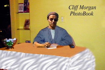 Cliff at autographs night from his photobook